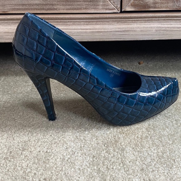 Call It Spring Teal Blue Faux Croc Pumps, Size 39 - Picture 1 of 8